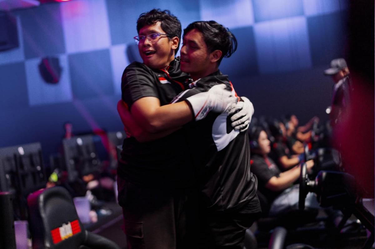 Andika Rama Maulana dan Moreno Pratama melakukan selebrasi usai memenangkan balapan terakhir. (Dok. Toyota Motor Asia)