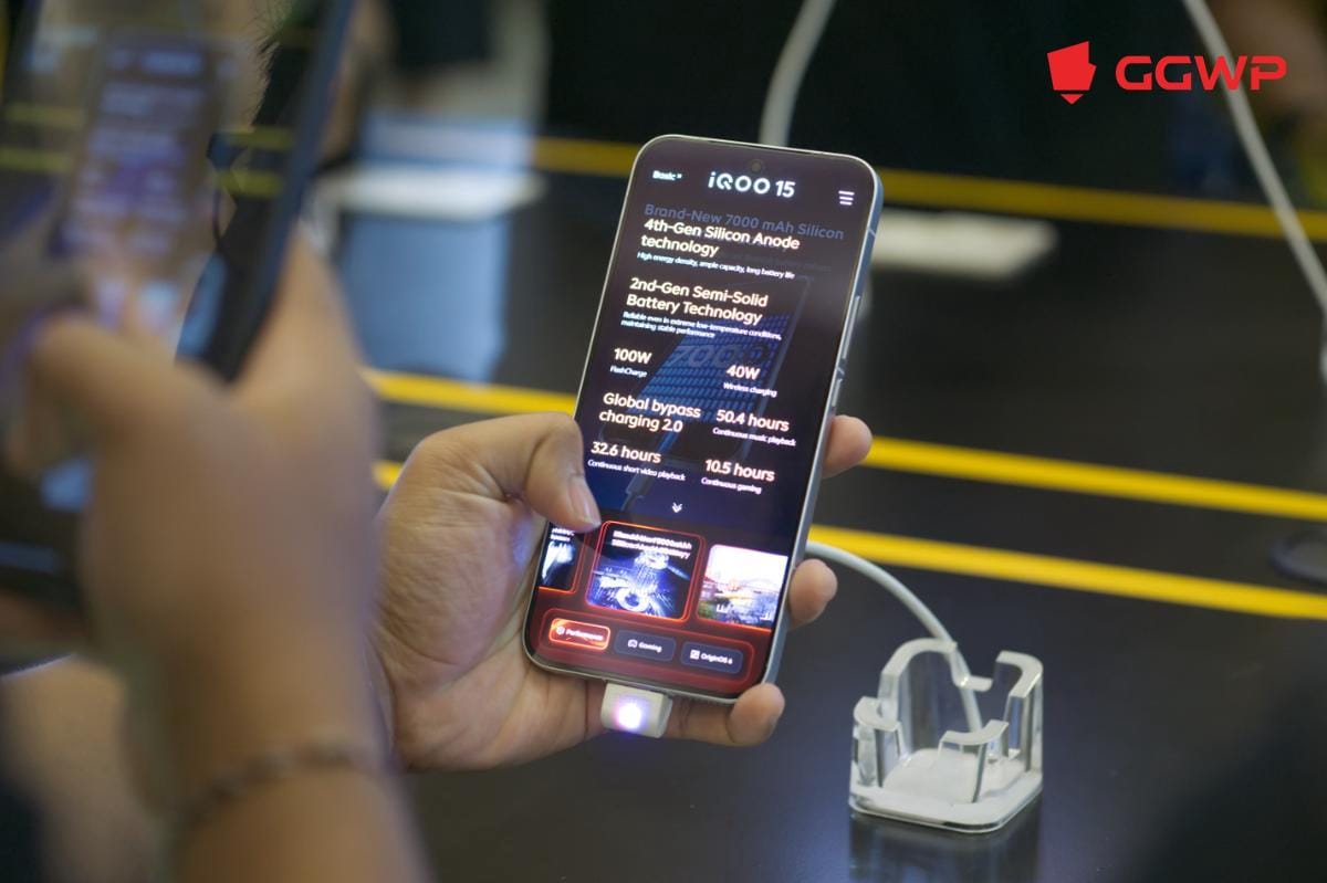 Samsung memproduksi layar untuk iQOO 15 dengan teknologi terkini. (Dok. GGWP)