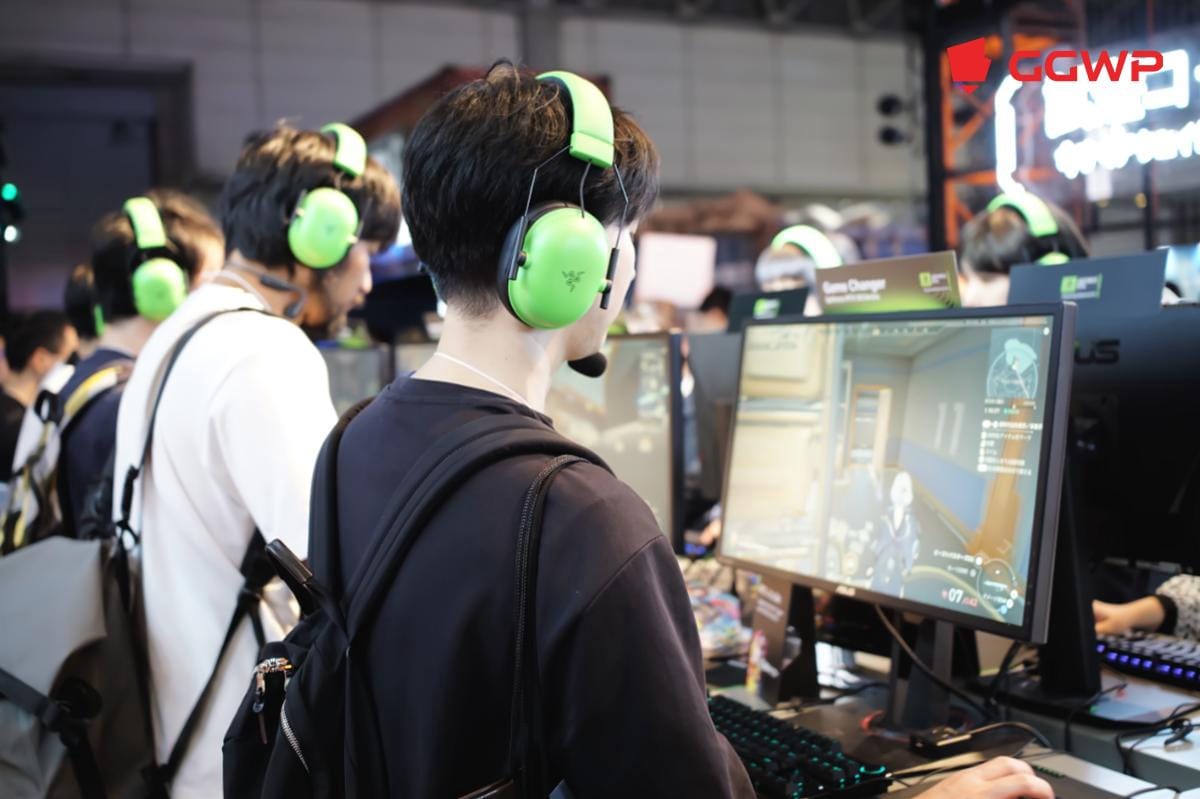 Sejumlah gamer mencoba Fate Trigger di Tokyo Game Show 2025. (Dok. GGWP/Mecca Medina)