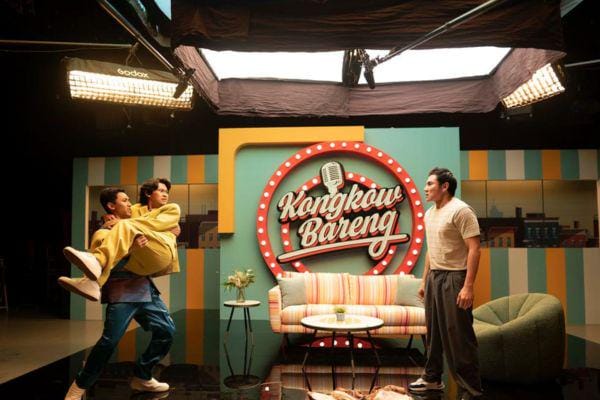 Review Lupa Daratan Netflix: Film yang Bikin Ketawa Tapi Menangis