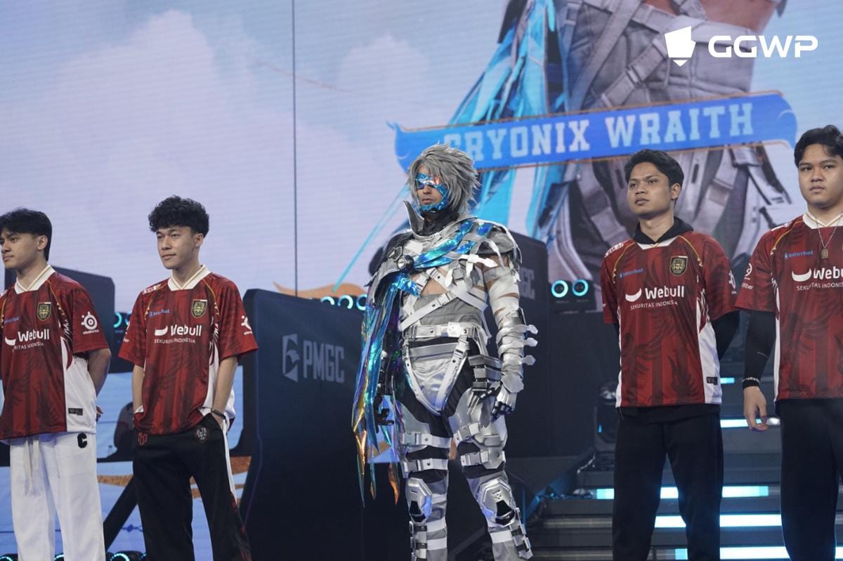 Entrance Alter Ego Ares bersama cosplayer X-Suit Cryonix Wraith. (Dok. GGWP/Mecca Medina)