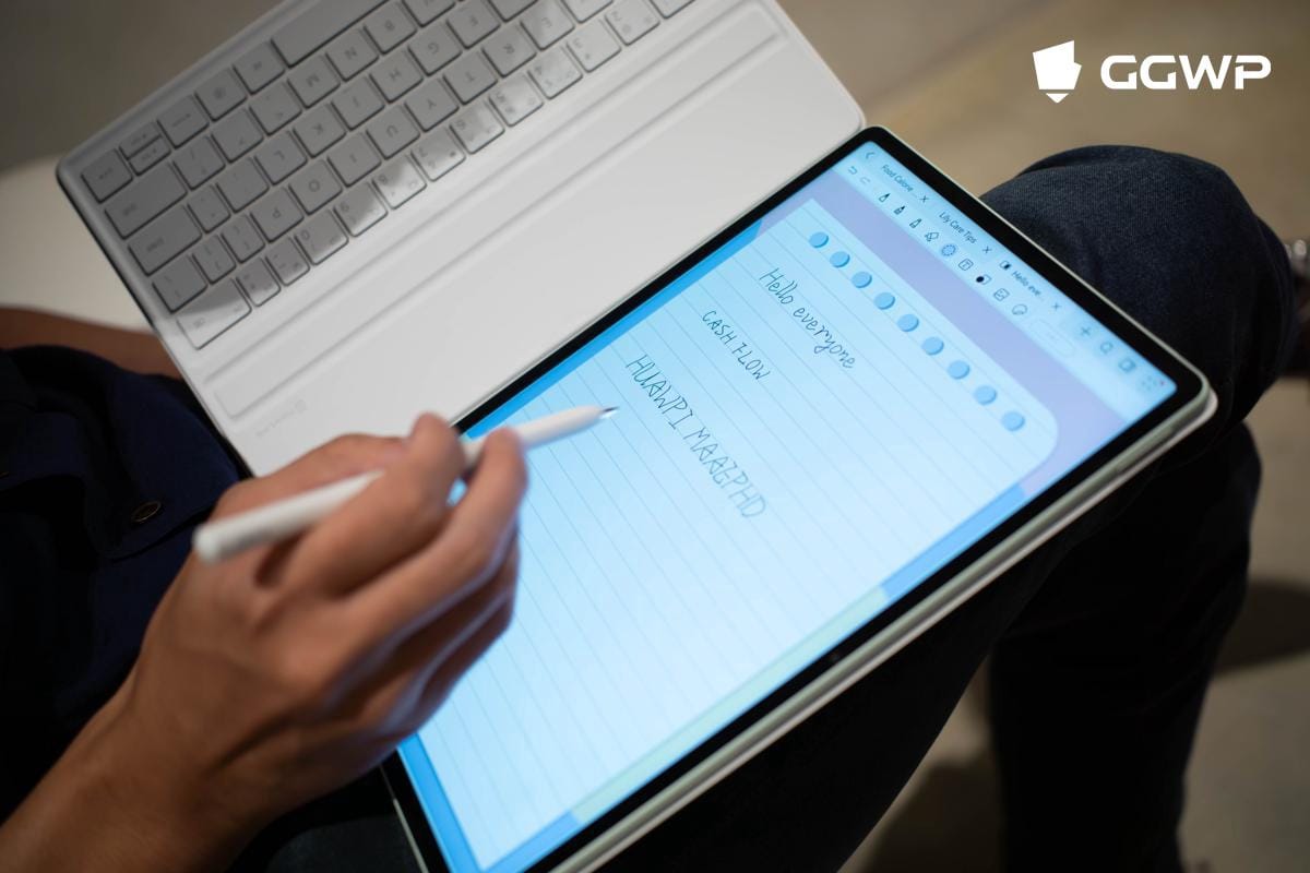 Baterai besar memungkinkan tablet ini digunakan tanpa charge dalam waktu lama. (Dok. GGWP/Mecca Medina)