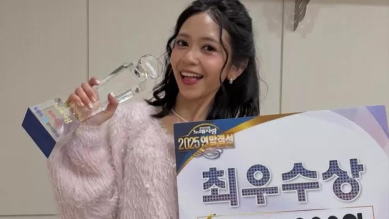 Nur Santi Indri 02.jpg