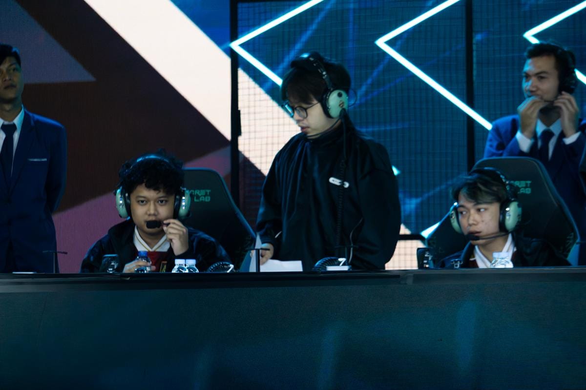 AE bermain agresif dengan meng-overload pertahanan BSE. (Dok. GGWP/Mecca Medina)