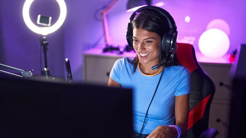 Perbedaan Youtuber dan Streamer