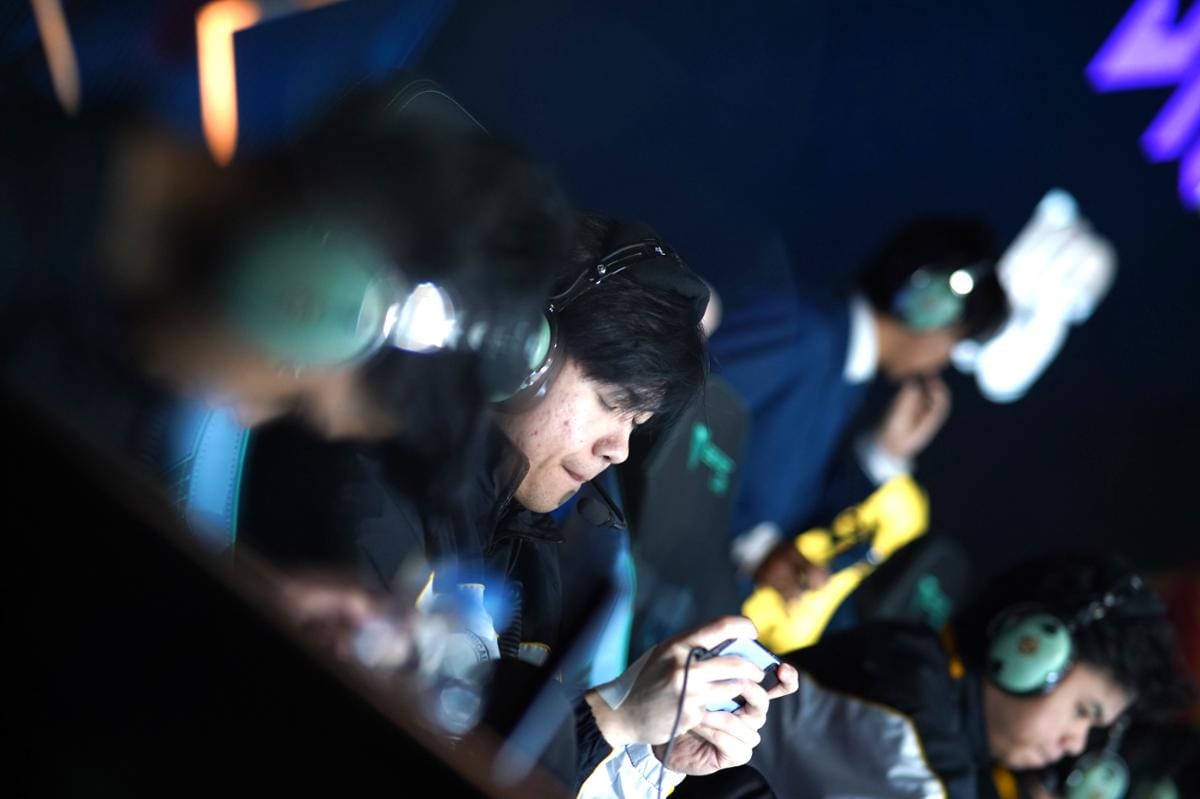 ONIC struggle meraih kemenangan satu-satunya, dan dua kali kalah tanpa perlawanan kuat. (Dok. Moonton)