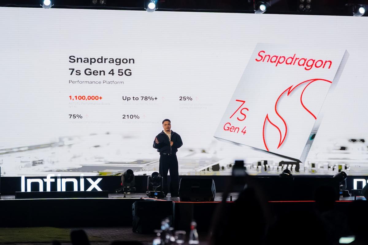 Sergio Ticoalu  (Head of Marketing Infinix Indonesia) mengumumkan penggunaan Chipset Snapdragon 7s Gen 4 5G pada varian NOTE 60 Pro pada peluncuran NOTE 60 Series (1).jpg