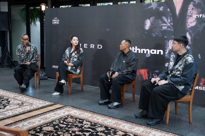 Press Conference.jpg