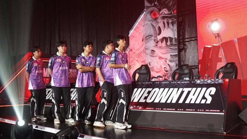 Apakah RRQ Hoshi Masih Bisa Lolos Playoff MPL ID S17? Ini Peluangnya!