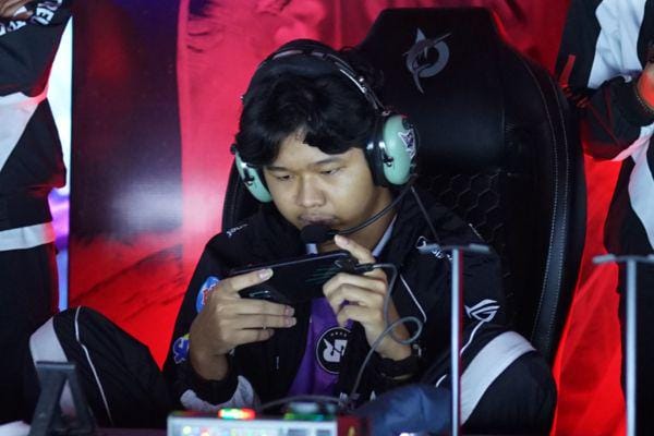 Hasil MPL ID S17 RRQ vs BTR: Kemenangan Pertama Sang Raja