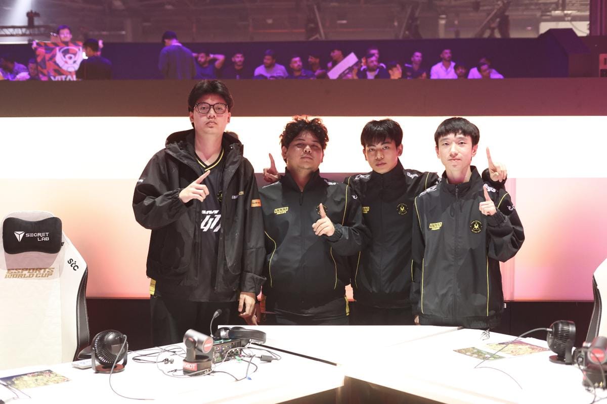 Team Vitality Group Photo.jpg