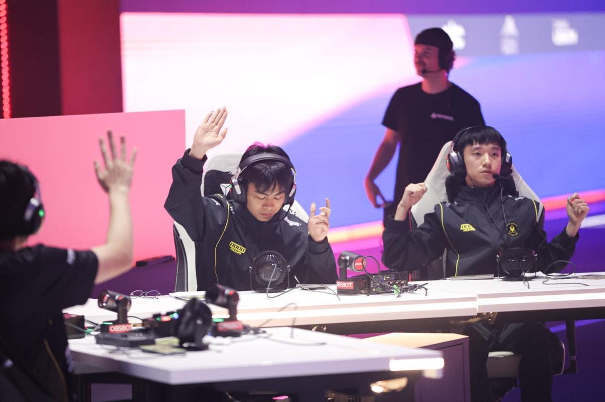 Team Vitality On Stage.jpg