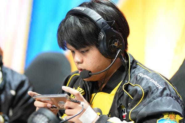 Kisah di Balik Perekrutan POOM, Juara EWC yang Kini Berseragam ONIC